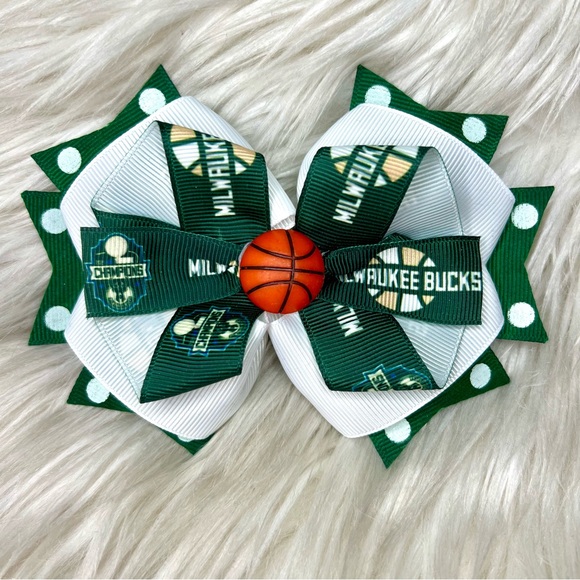 🎀🏀 NBA Milwaukee Bucks Basketball Hair Bow Barrette Clip 🏀🎀 - Picture 1 of 4